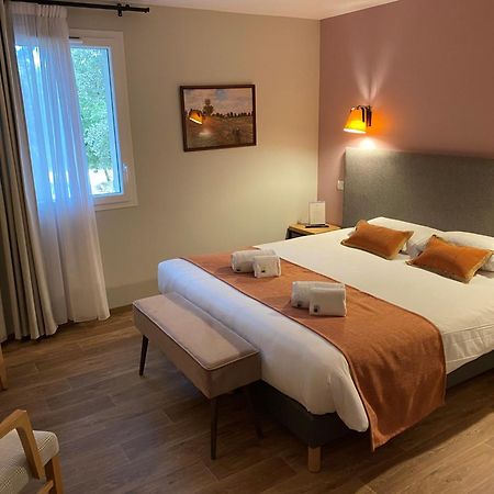 Logis La Bastide De Grignan Hotel & Restaurant "La Chenaie" Экстерьер фото