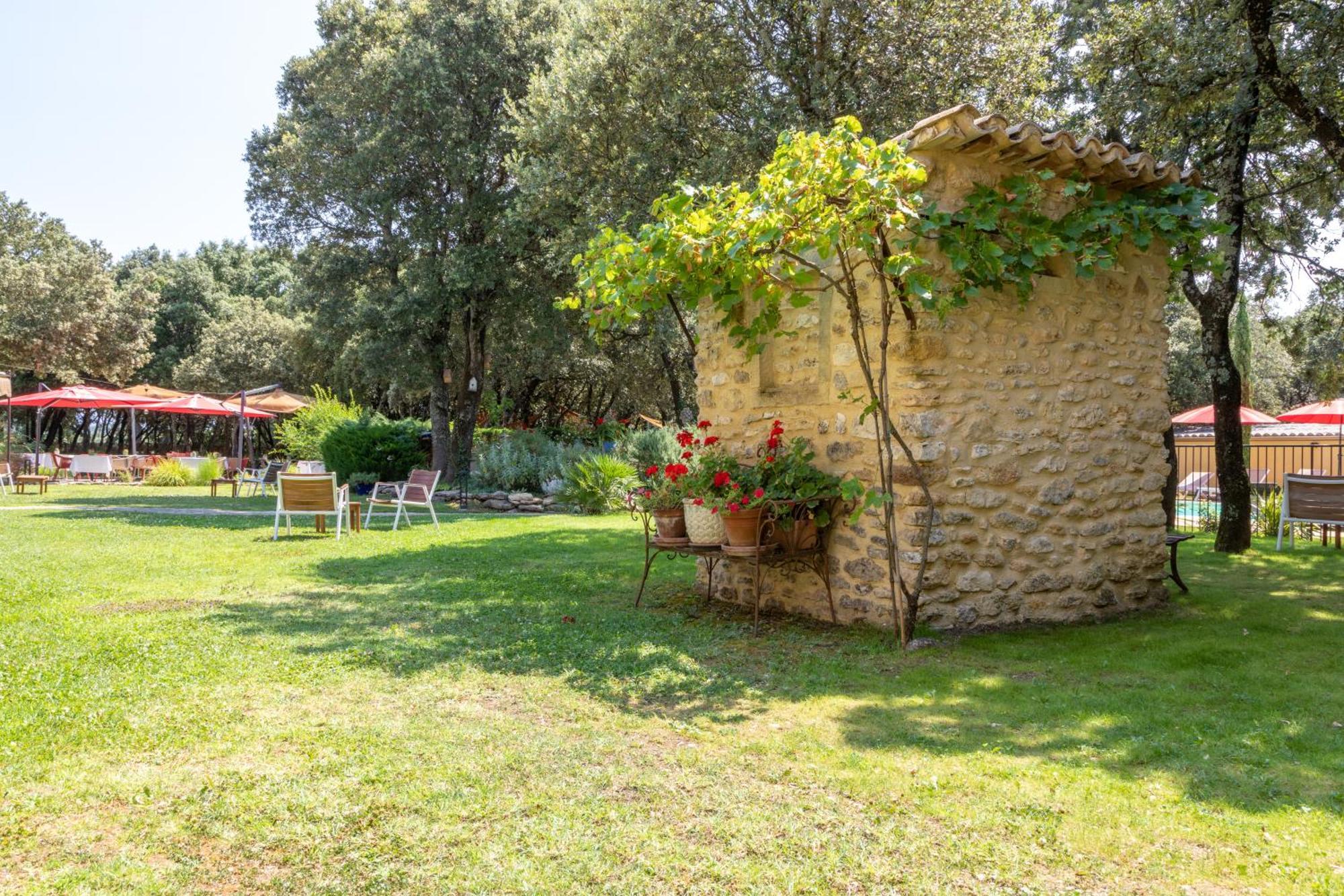 Logis La Bastide De Grignan Hotel & Restaurant "La Chenaie" Экстерьер фото